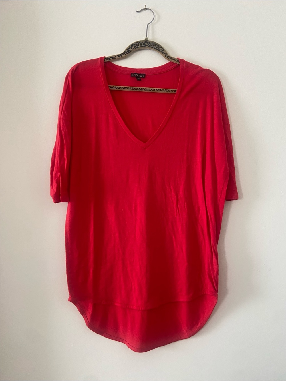 Express Bright Red V-Neck Short Sleeve Tee